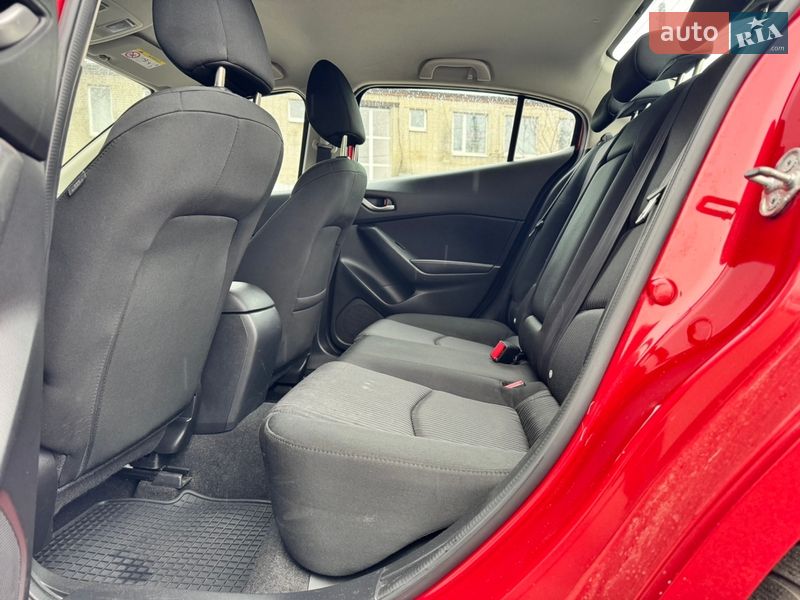 Седан Mazda 3 2015 в Сумах
