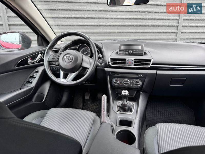 Седан Mazda 3 2015 в Сумах