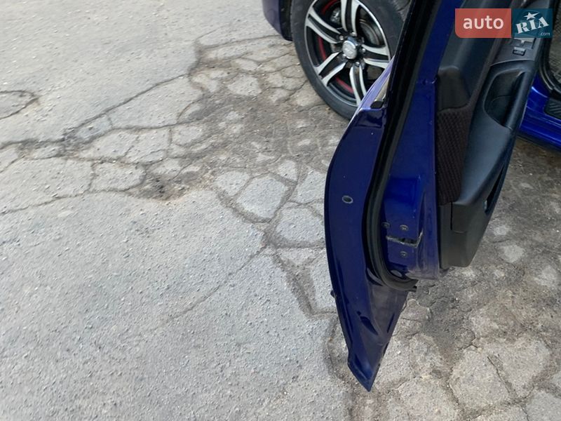 Хетчбек Mazda 3 2007 в Хмельницькому фото 2 Хетчбек Mazda 3 2007 в Хмельницькому