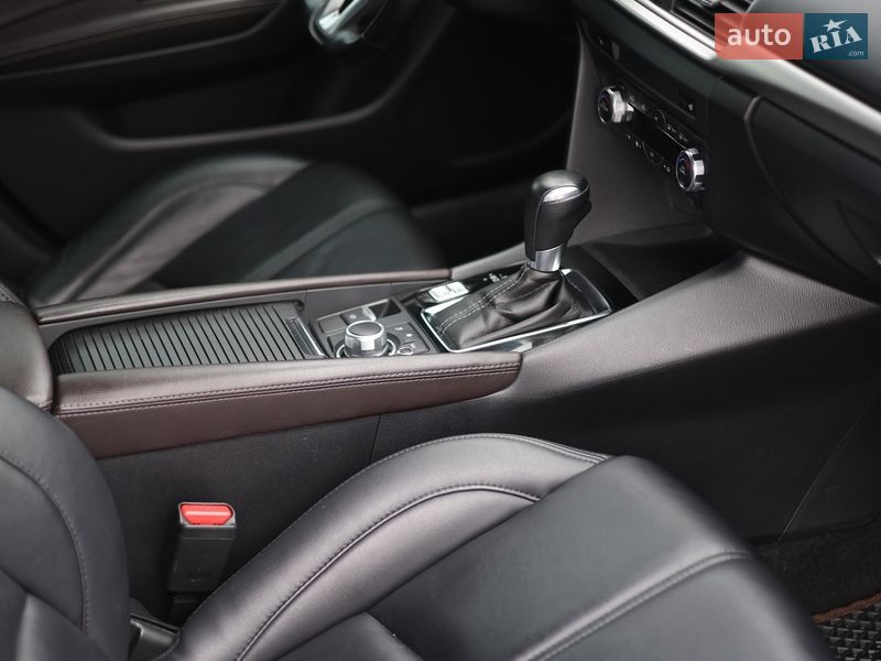 Седан Mazda 3 2017 в Львові