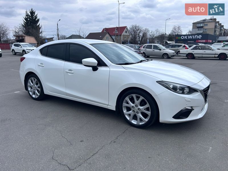 Седан Mazda 3 2015 в Киеве