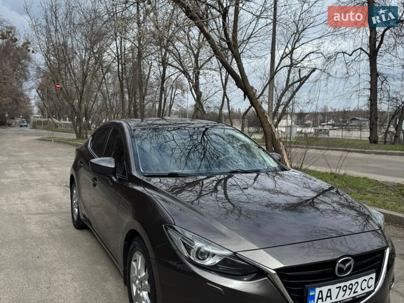 Седан Mazda 3 2014 в Киеве