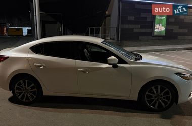 Седан Mazda 3 2018 в Днепре