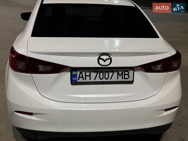Седан Mazda 3 2018 в Днепре