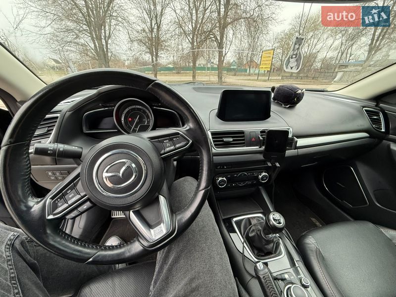 Седан Mazda 3 2015 в Миргороде
