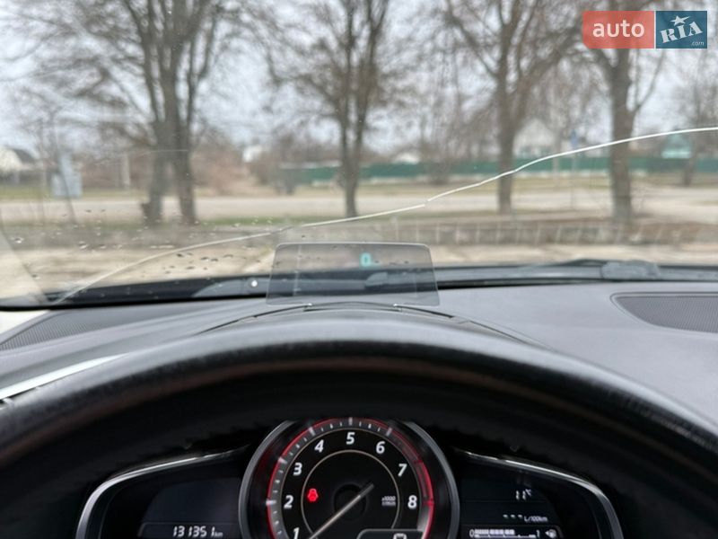 Седан Mazda 3 2015 в Миргороде