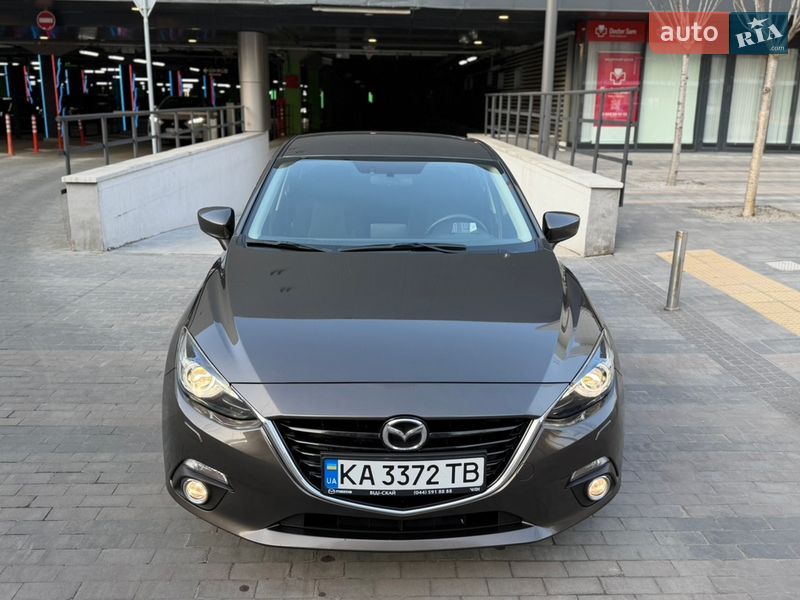 Седан Mazda 3 2014 в Киеве
