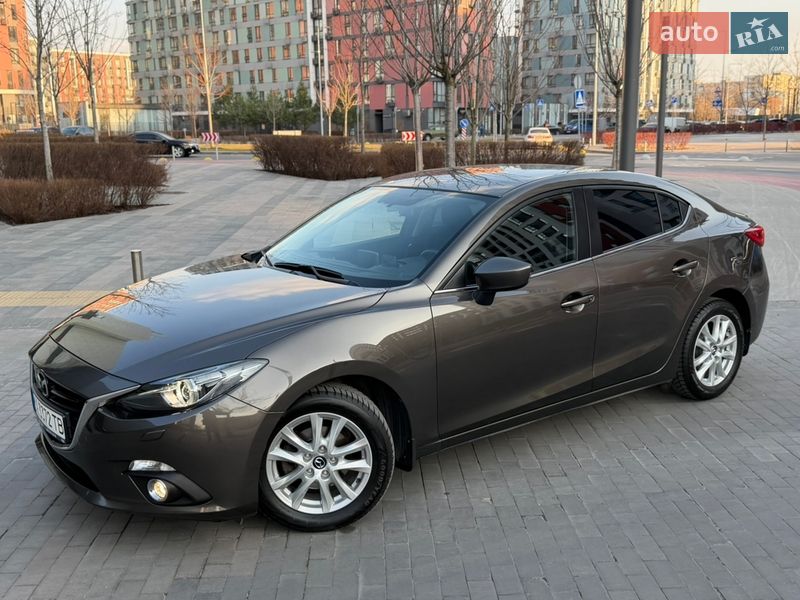 Седан Mazda 3 2014 в Киеве