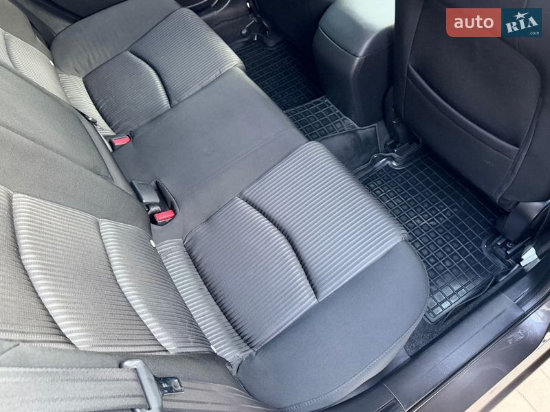 Седан Mazda 3 2014 в Киеве