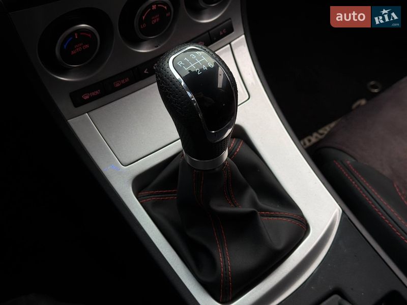 Хэтчбек Mazda 3 2010 в Кривом Роге