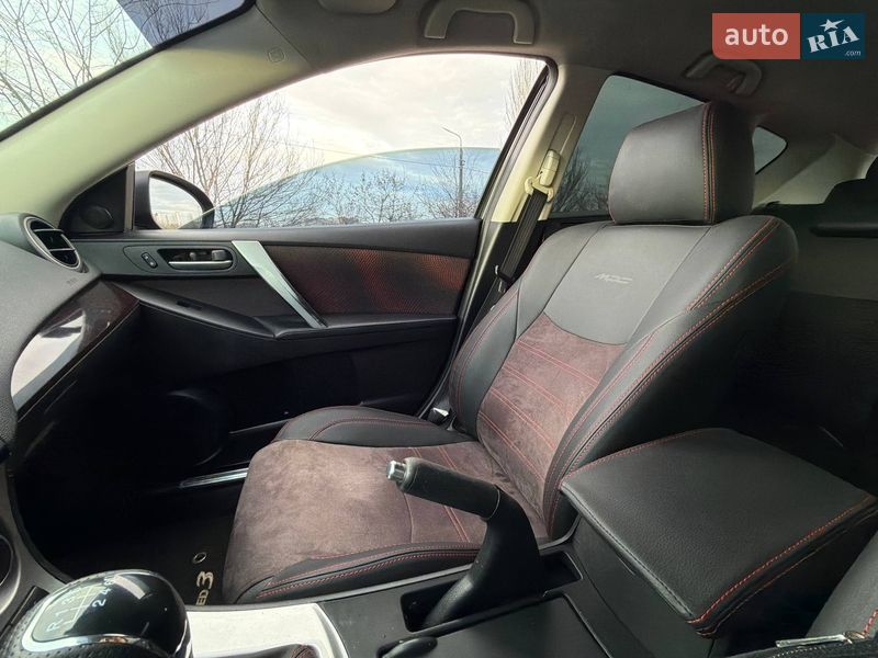 Хэтчбек Mazda 3 2010 в Кривом Роге