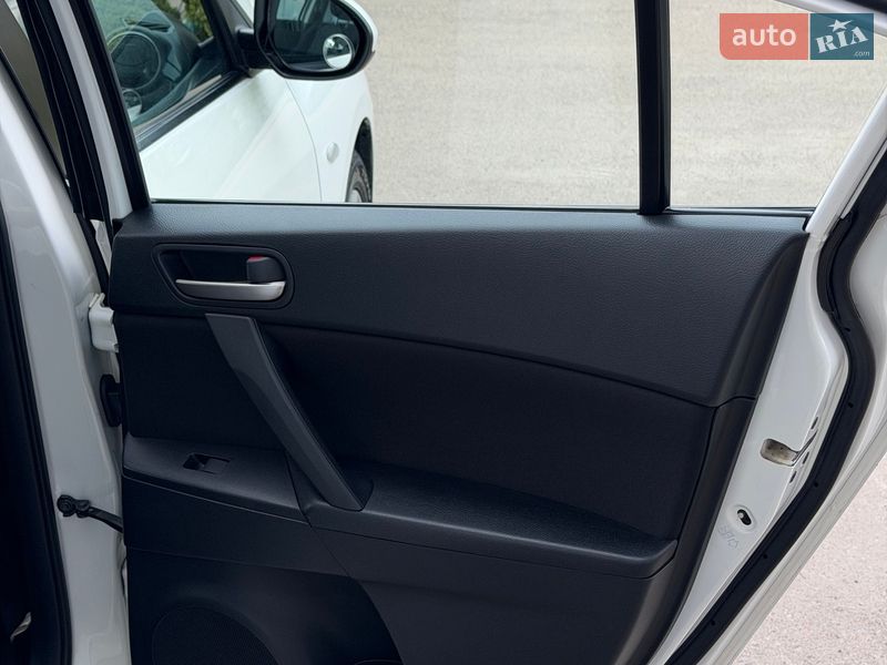 Седан Mazda 3 2011 в Киеве фото 38 Седан Mazda 3 2011 в Киеве