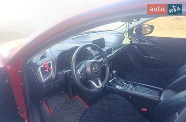 Седан Mazda 3 2018 в Валках