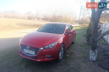 Седан Mazda 3 2018 в Валках
