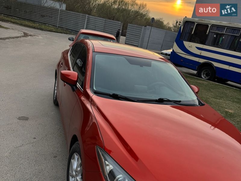 Седан Mazda 3 2015 в Львові