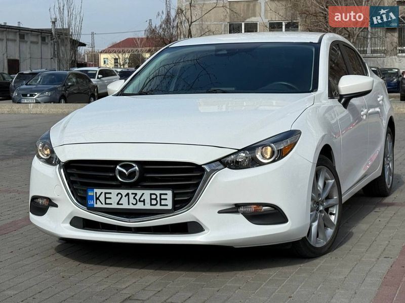 Седан Mazda 3 2018 в Днепре