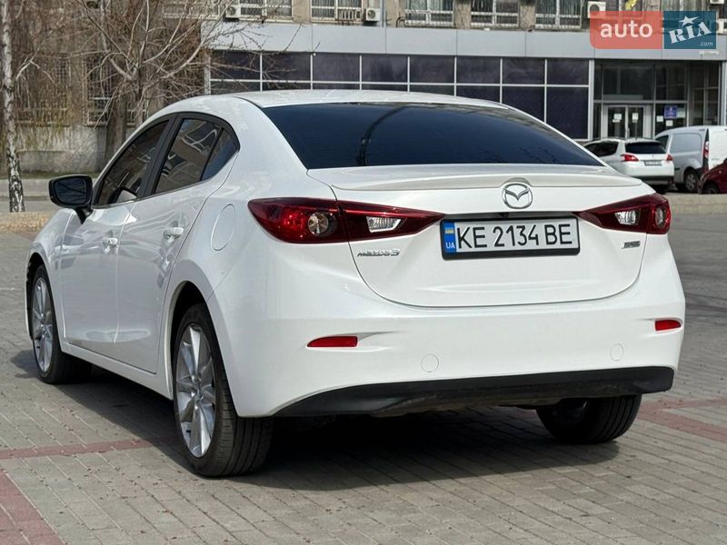 Седан Mazda 3 2018 в Днепре