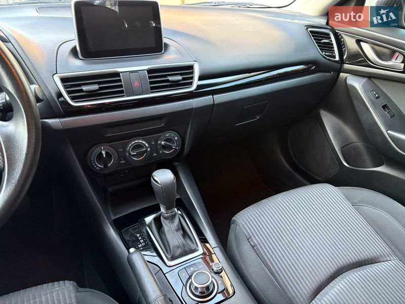 Седан Mazda 3 2015 в Києві