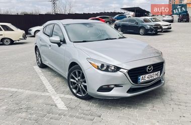 Седан Mazda 3 2018 в Днепре