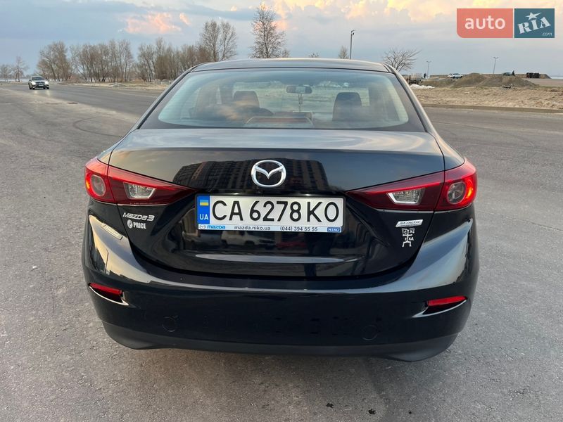 Седан Mazda 3 2015 в Черкассах