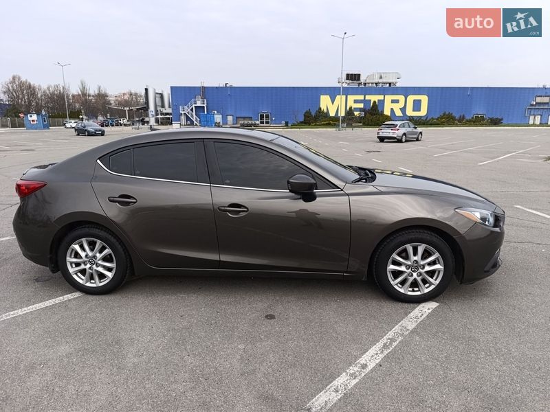 Седан Mazda 3 2013 в Днепре