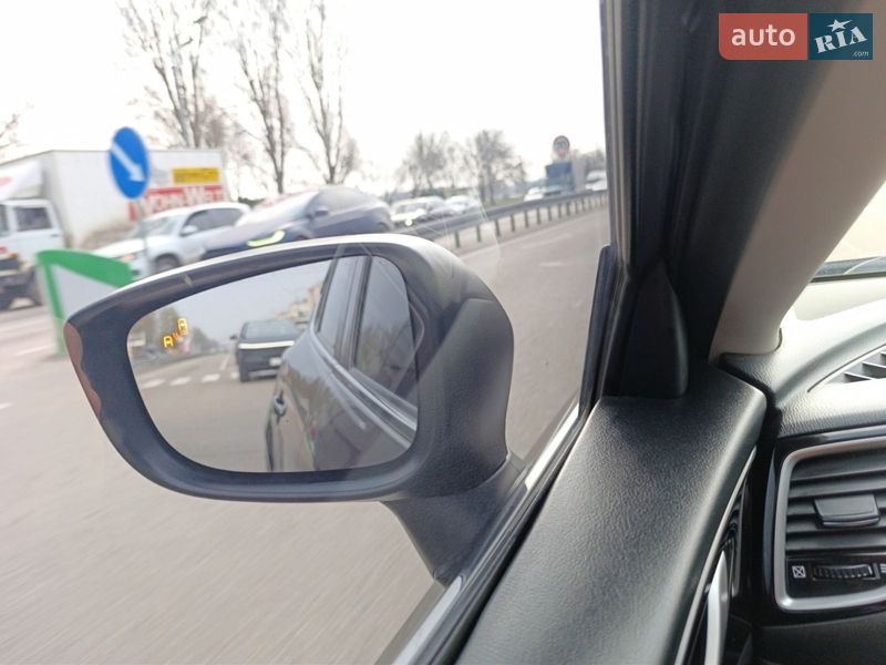 Седан Mazda 3 2013 в Днепре