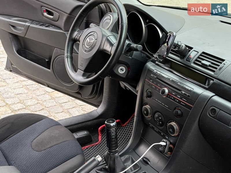 Хэтчбек Mazda 3 2004 в Днепре