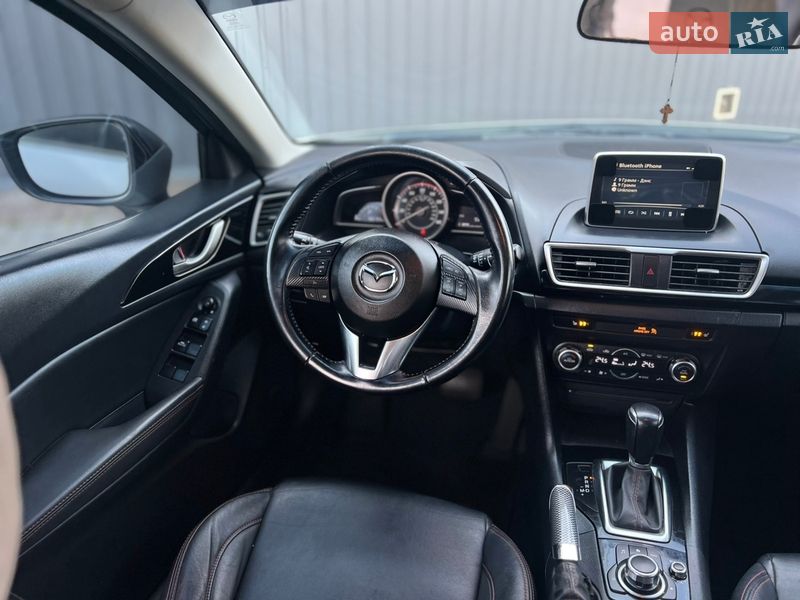 Седан Mazda 3 2015 в Миколаєві