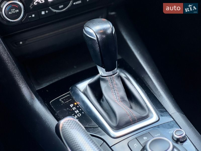 Седан Mazda 3 2015 в Миколаєві