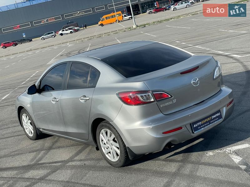 Седан Mazda 3 2012 в Днепре