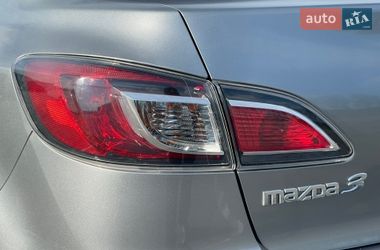 Седан Mazda 3 2012 в Днепре