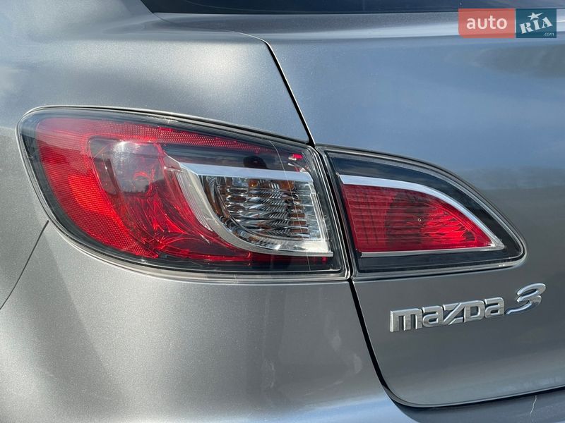 Седан Mazda 3 2012 в Днепре