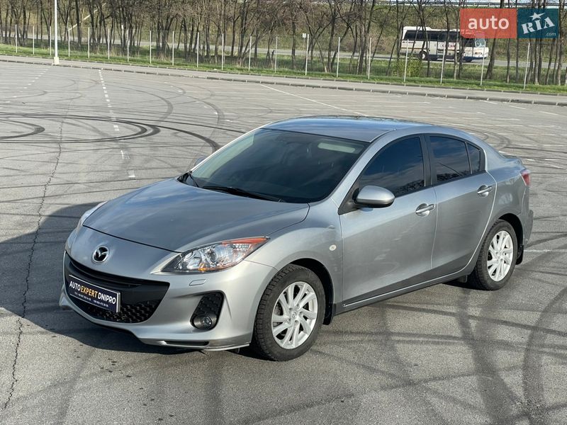 Седан Mazda 3 2012 в Днепре