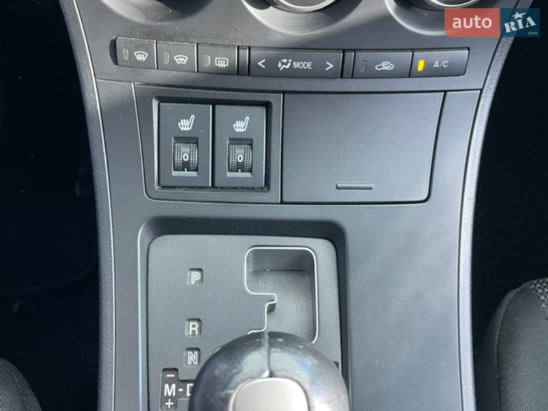 Седан Mazda 3 2012 в Днепре