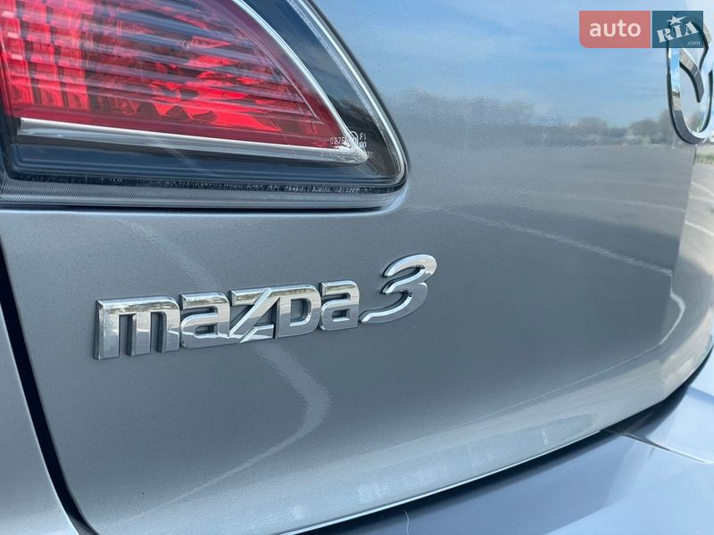 Седан Mazda 3 2012 в Днепре