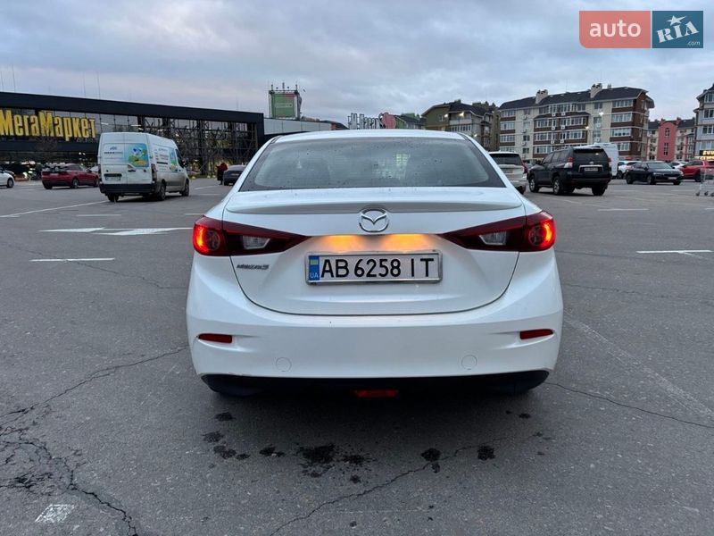 Седан Mazda 3 2015 в Києві