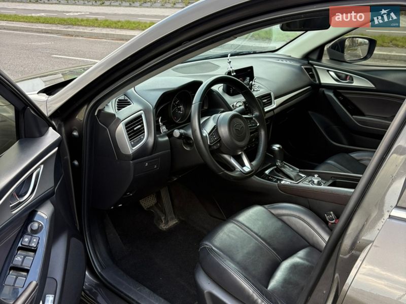 Седан Mazda 3 2017 в Києві