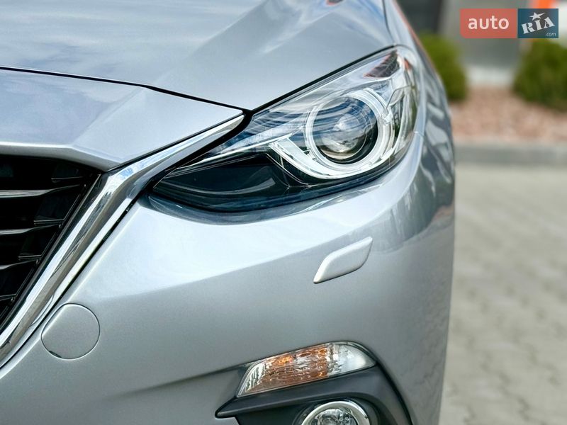 Седан Mazda 3 2016 в Харкові