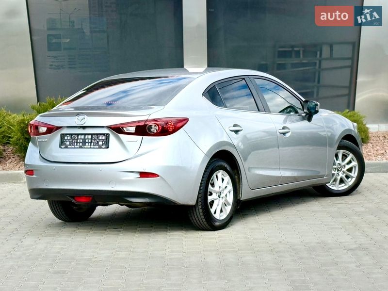 Седан Mazda 3 2016 в Харкові