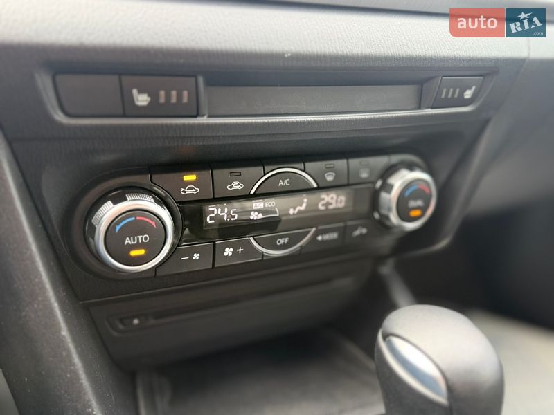 Седан Mazda 3 2016 в Харкові
