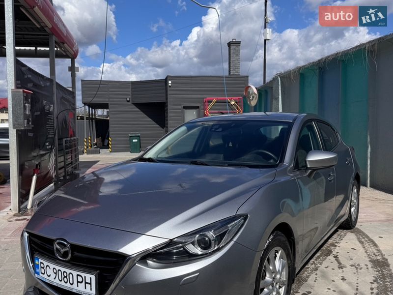 Хэтчбек Mazda 3 2016 в Городке