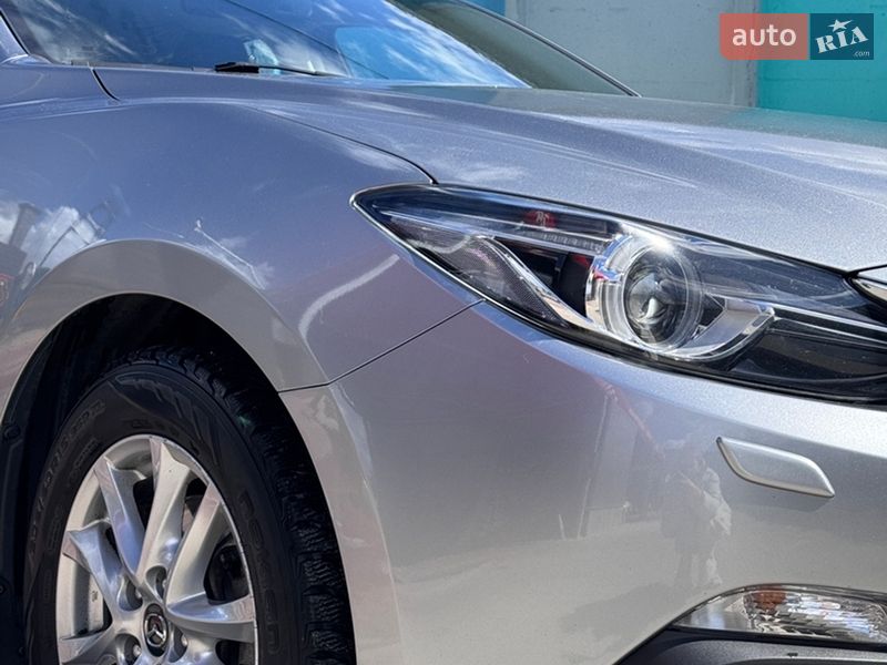 Хэтчбек Mazda 3 2016 в Городке