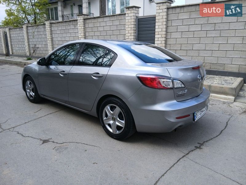 Седан Mazda 3 2011 в Херсоне