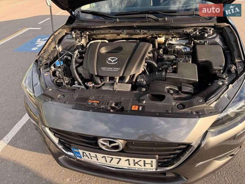 Седан Mazda 3 2017 в Харькове