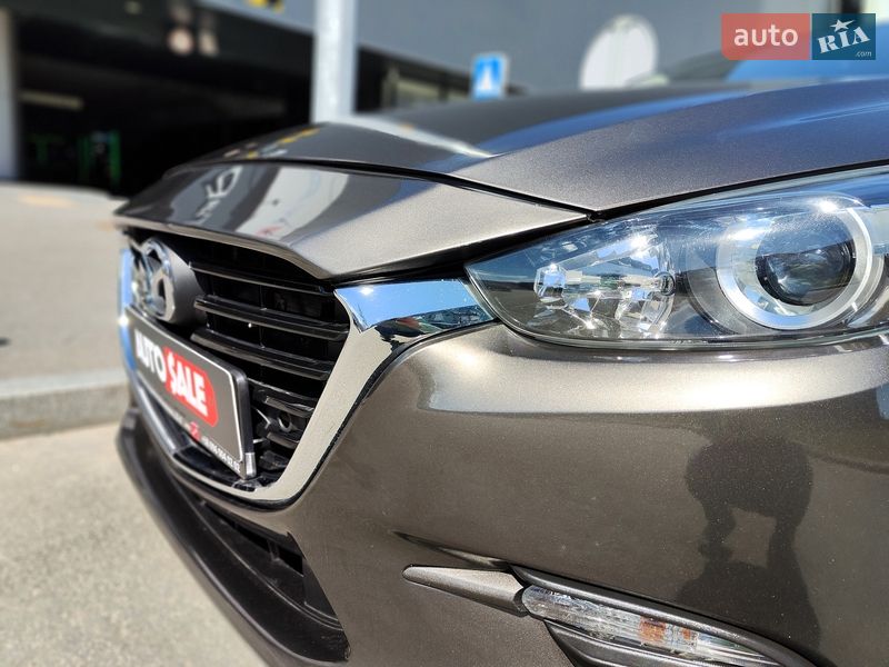 Седан Mazda 3 2017 в Киеве
