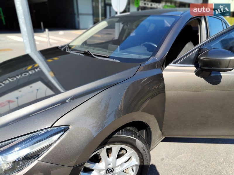 Седан Mazda 3 2017 в Киеве