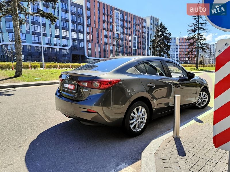Седан Mazda 3 2017 в Киеве