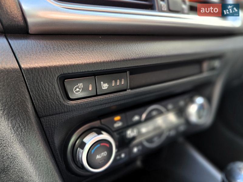 Седан Mazda 3 2017 в Киеве