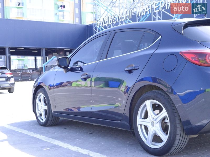 Хетчбек Mazda 3 2015 в Івано-Франківську
