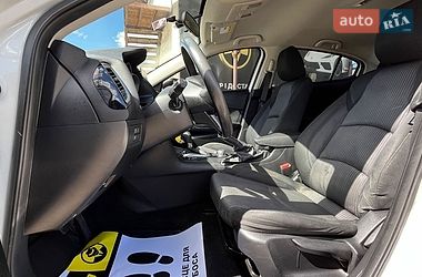 Седан Mazda 3 2016 в Стрые